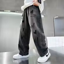 Nuevos pantalones vaqueros de otoño
