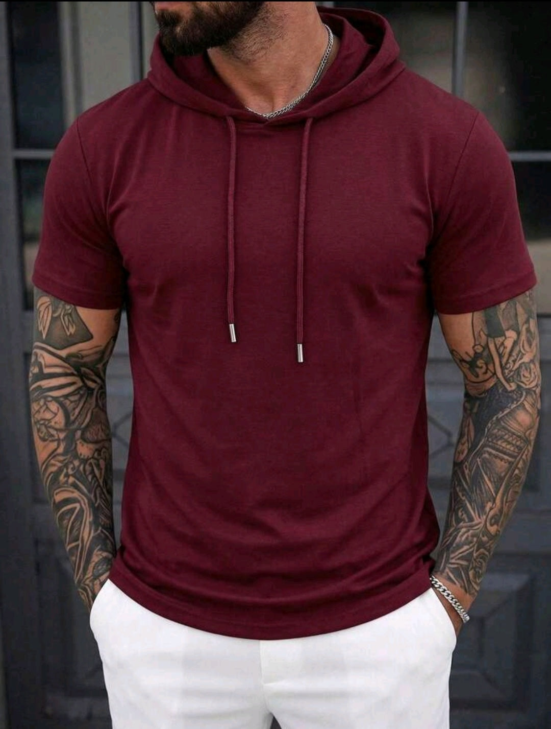 Camiseta Deportiva con Capucha de Manga Corta para Hombre – Negra